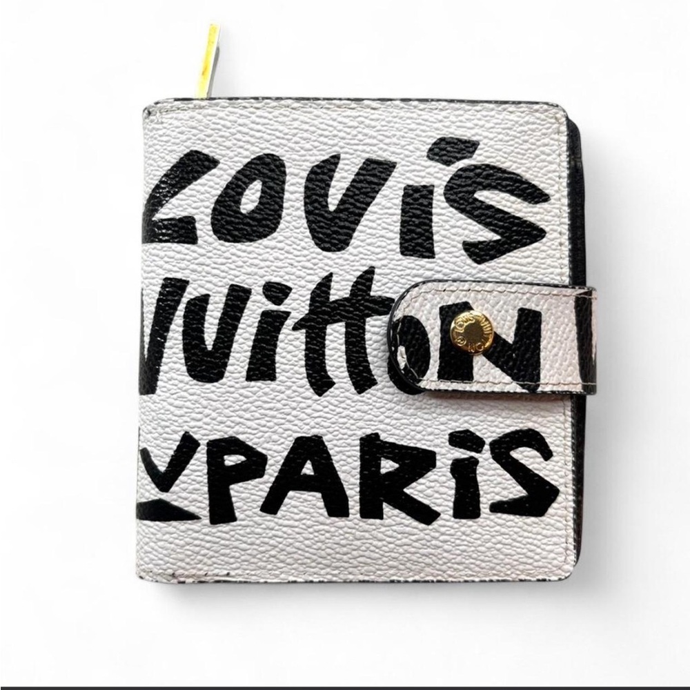 Louis Vuitton Leather Wallet